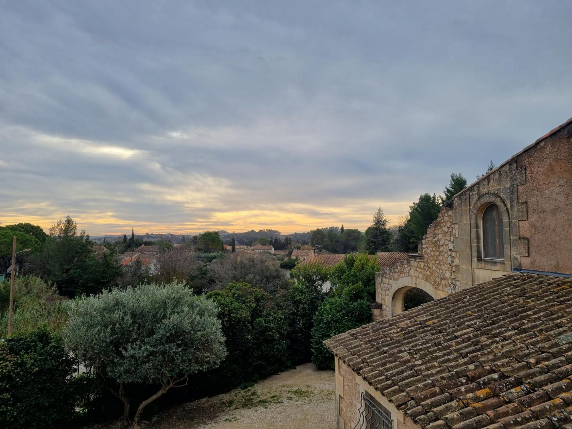Les Garrigues De La Vallee Des Baux Paradou Kültér fotó